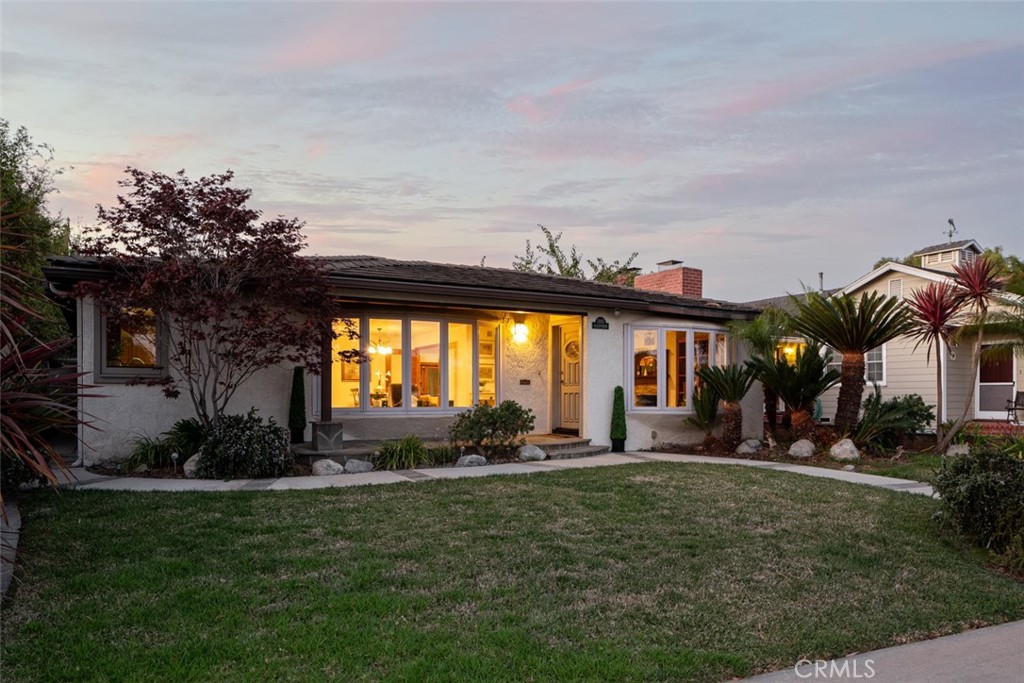 1025 12th Street, Huntington Beach, CA — sold by The Aventus Group