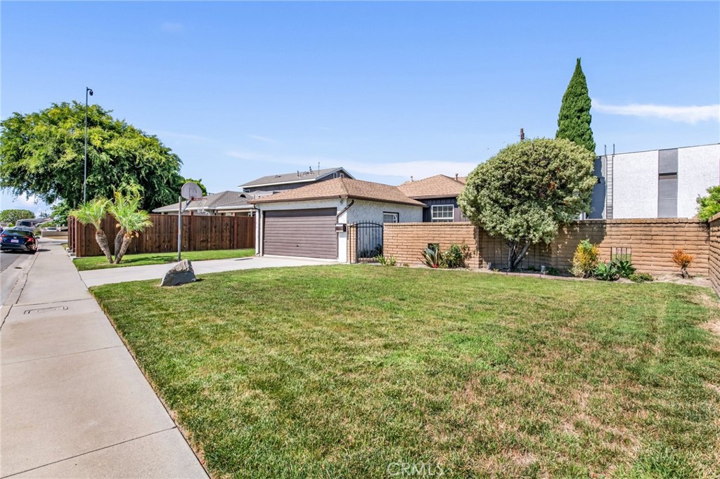11011 Ticonderoga Drive, Los Alamitos — front exterior