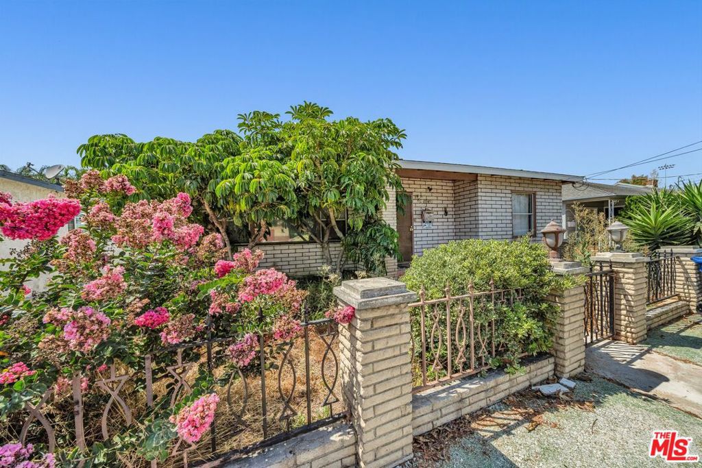 11145 Greenlawn Avenue, Culver City — front exterior