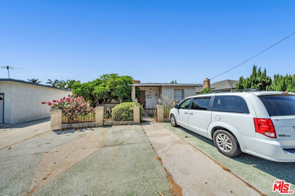 11145 Greenlawn Avenue, Culver City — photo 3