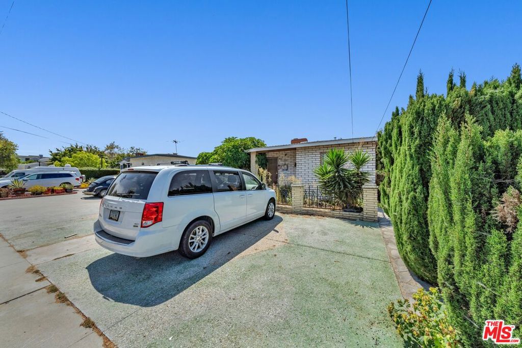 11145 Greenlawn Avenue, Culver City — photo 4