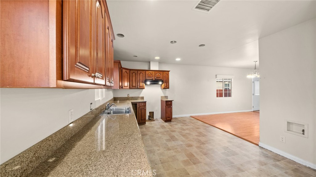 1131 E Young Street, Wilmington — photo 4