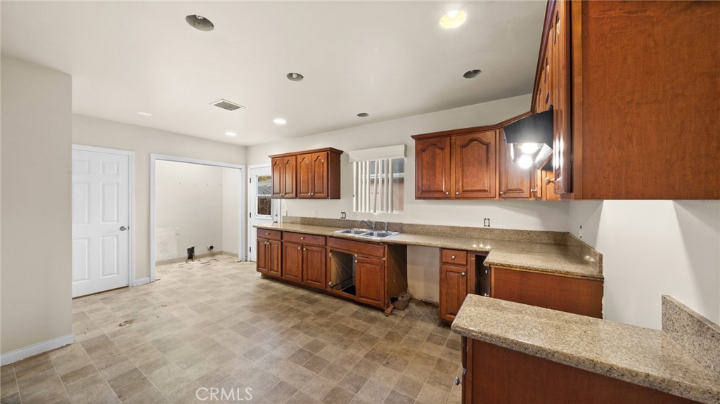 1131 E Young Street, Wilmington — photo 5