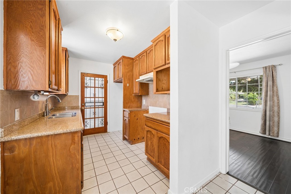 11739 Telechron, Whittier — photo 5