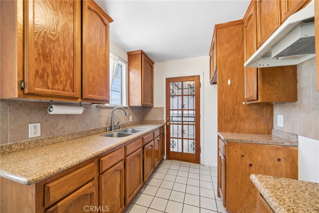 11739 Telechron, Whittier — photo 7