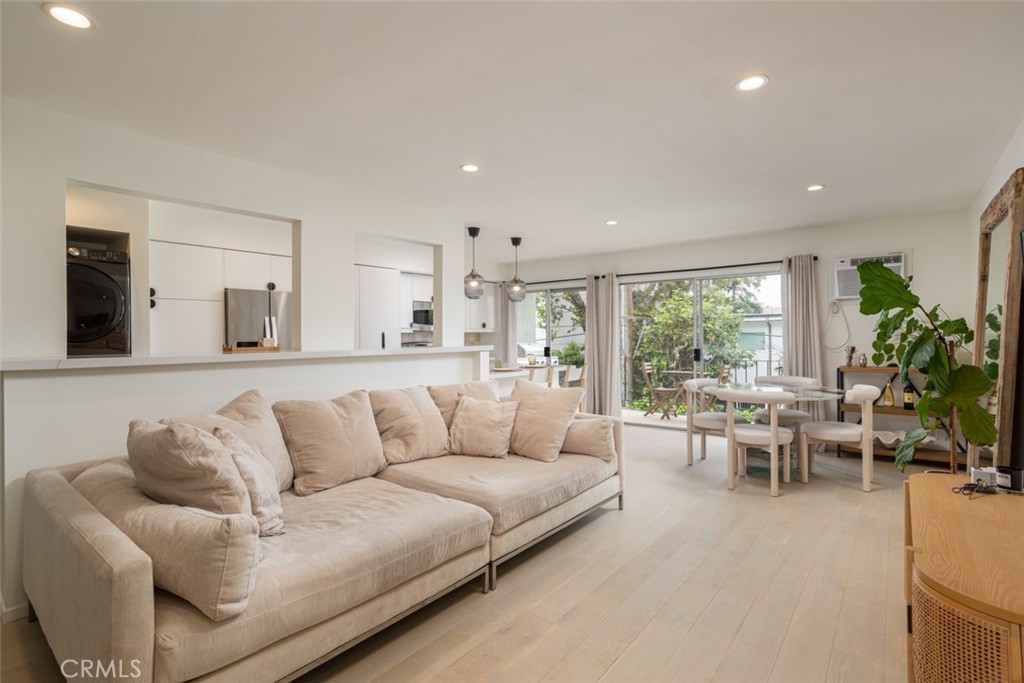 11910 Mayfield Avenue 205, Los Angeles — front exterior
