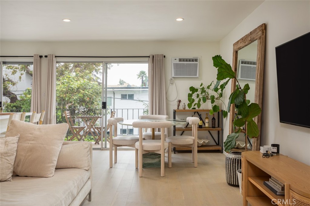 11910 Mayfield Avenue 205, Los Angeles — photo 3