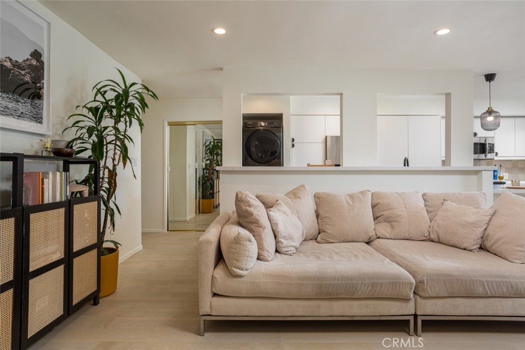 11910 Mayfield Avenue 205, Los Angeles — photo 4