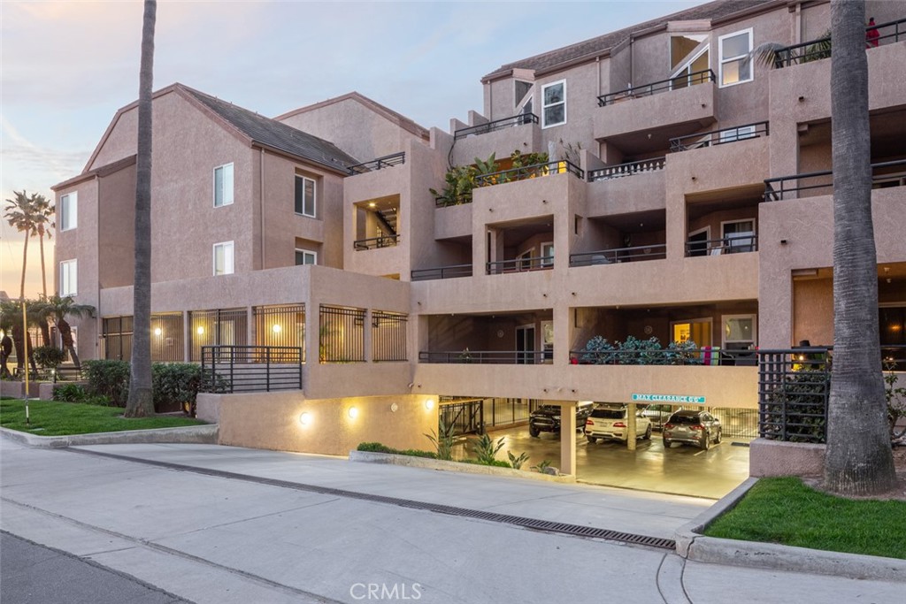 1200 Pacific Coast 325, Huntington Beach — photo 4
