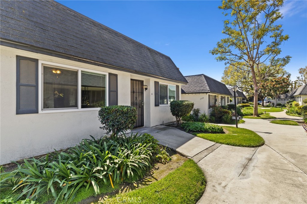 1324 Victoria Drive 9, Fullerton, CA — sold by The Aventus Group