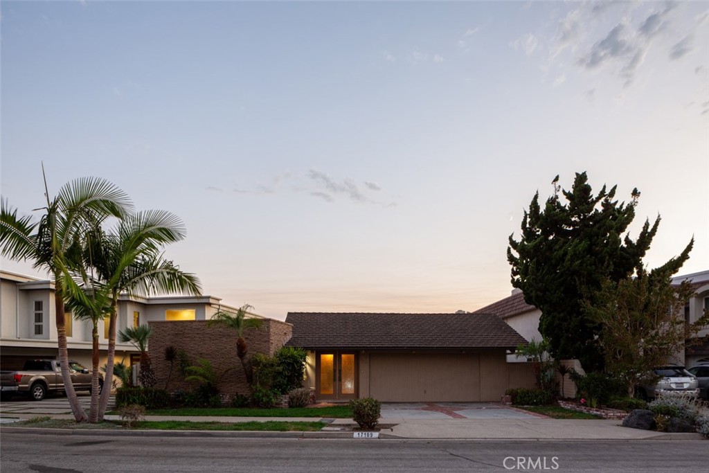 17109 Edgewater Lane, Huntington Beach, CA — sold by The Aventus Group