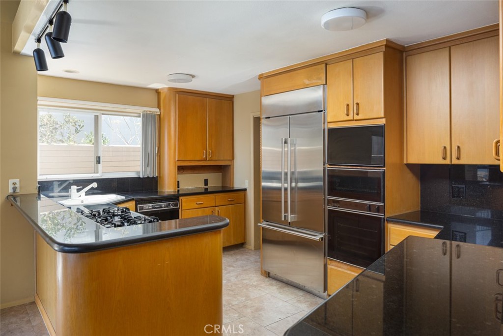 17109 Edgewater Lane, Huntington Beach — photo 6