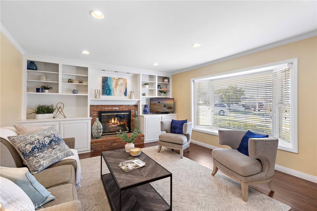 17742 Collins Circle, Huntington Beach — photo 3