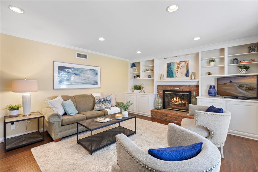 17742 Collins Circle, Huntington Beach — photo 4