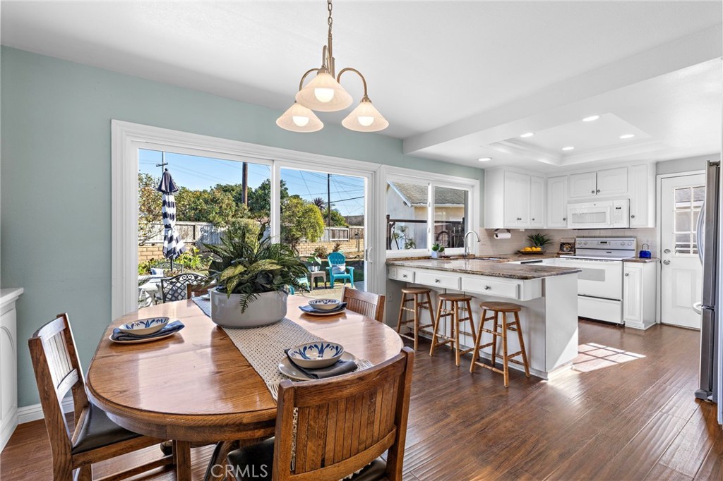 17742 Collins Circle, Huntington Beach — photo 6