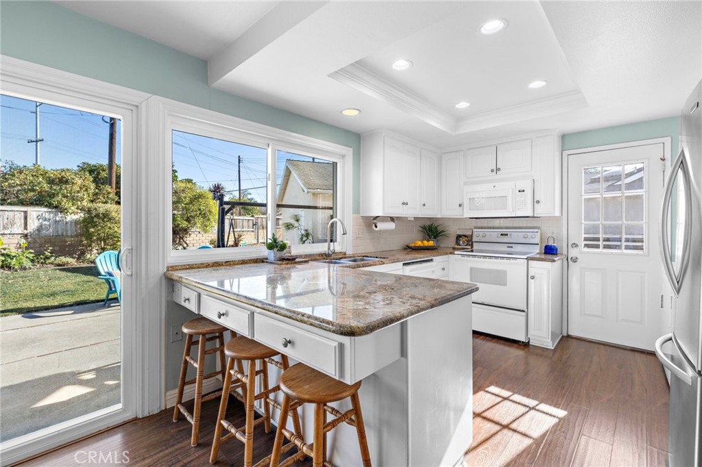 17742 Collins Circle, Huntington Beach — photo 7