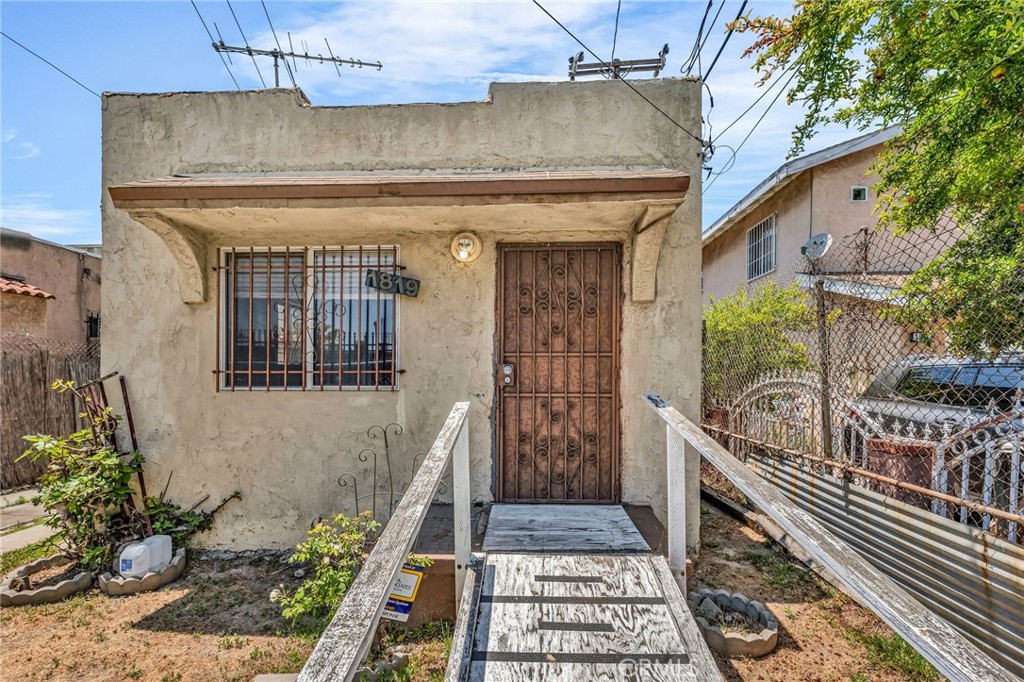 1819 Cerritos Avenue, Long Beach — photo 2