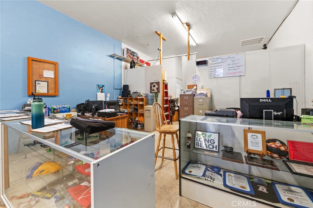 2070 Santa Fe Avenue, Long Beach — photo 4