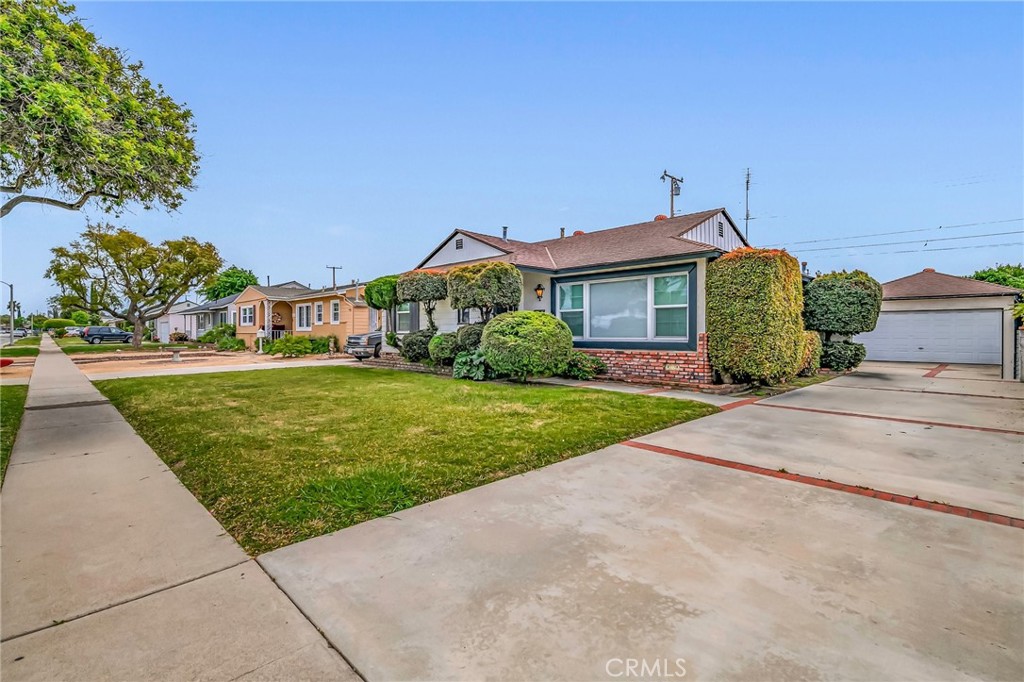 2130 W Cherry Avenue, Fullerton — front exterior