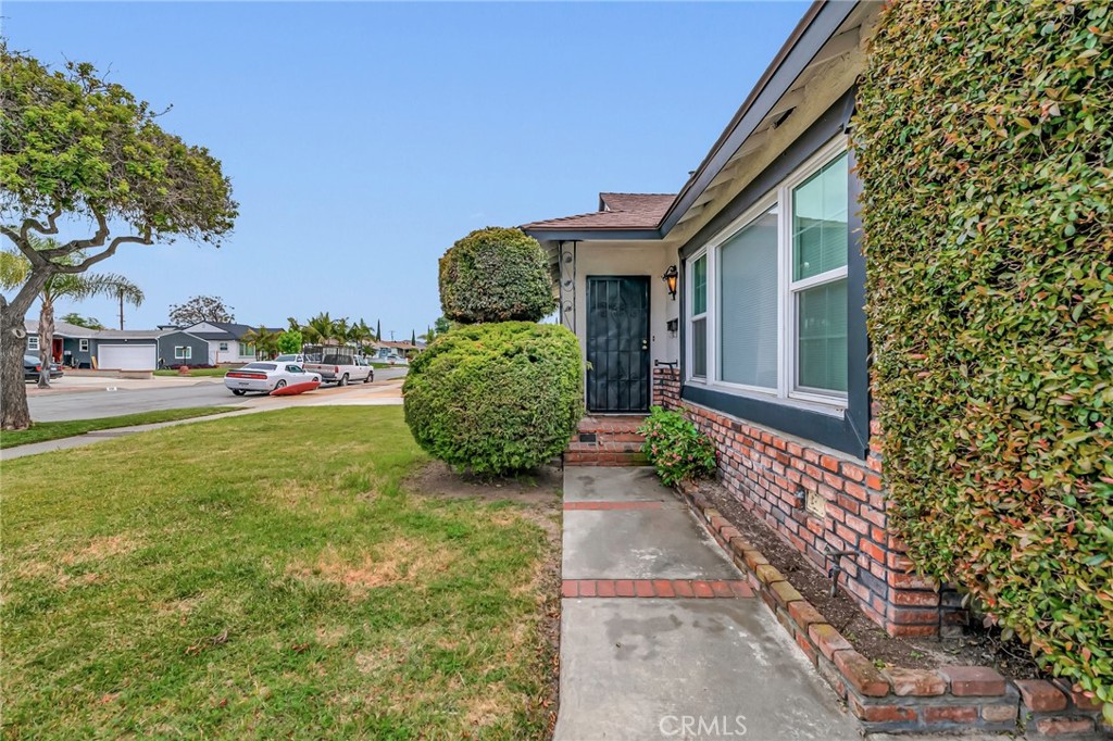 2130 W Cherry Avenue, Fullerton — photo 6