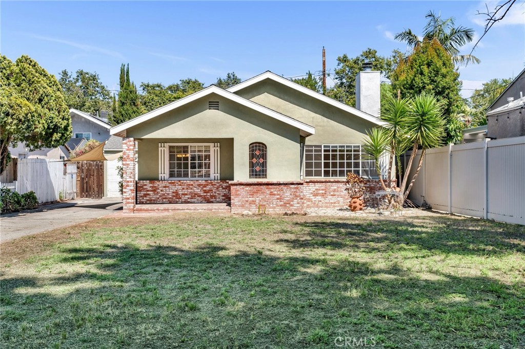 2230 N Lamer Street, Burbank — photo 2