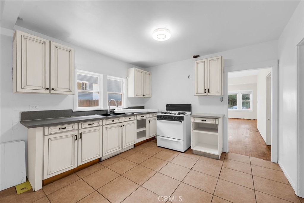 2325 6th Street, La Verne — photo 5