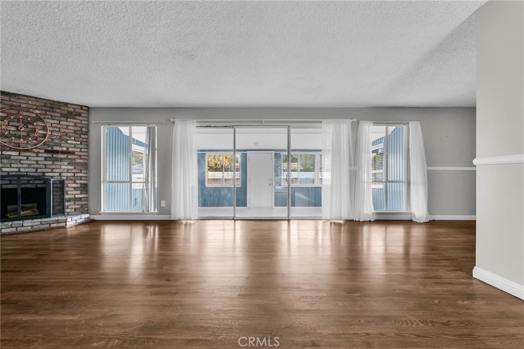 23268 Gilmore Street, West Hills — photo 4