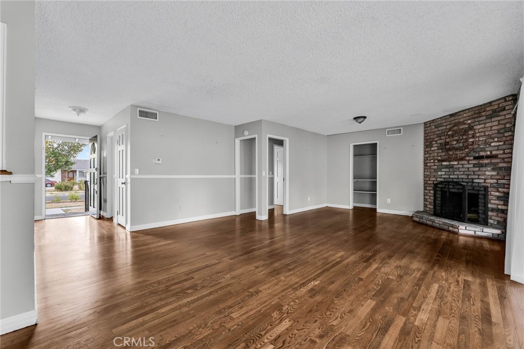 23268 Gilmore Street, West Hills — photo 5