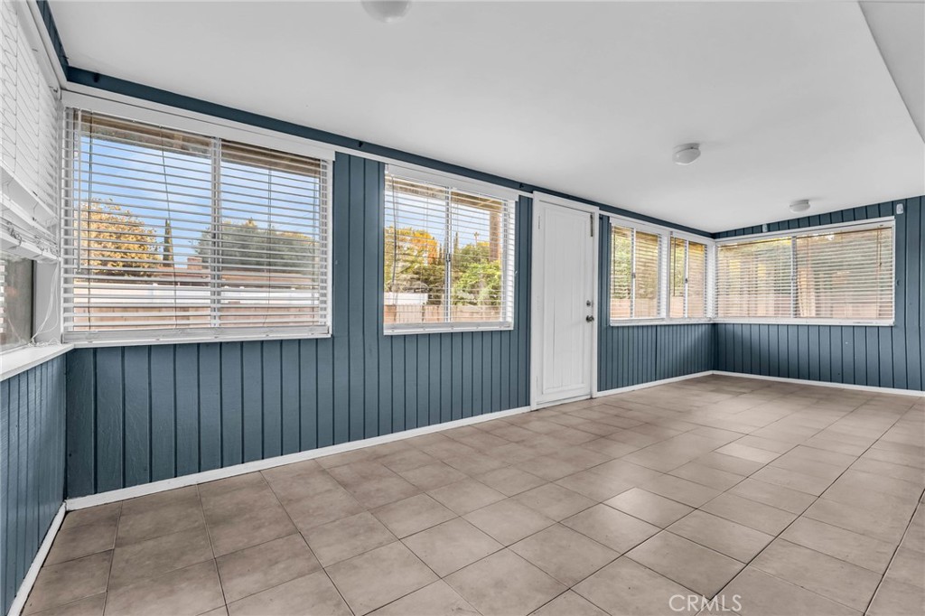 23268 Gilmore Street, West Hills — photo 8