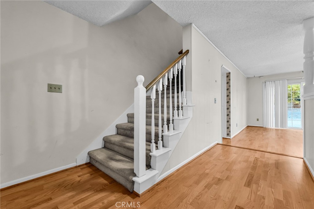 27061 Helmond Drive, Agoura Hills — photo 4