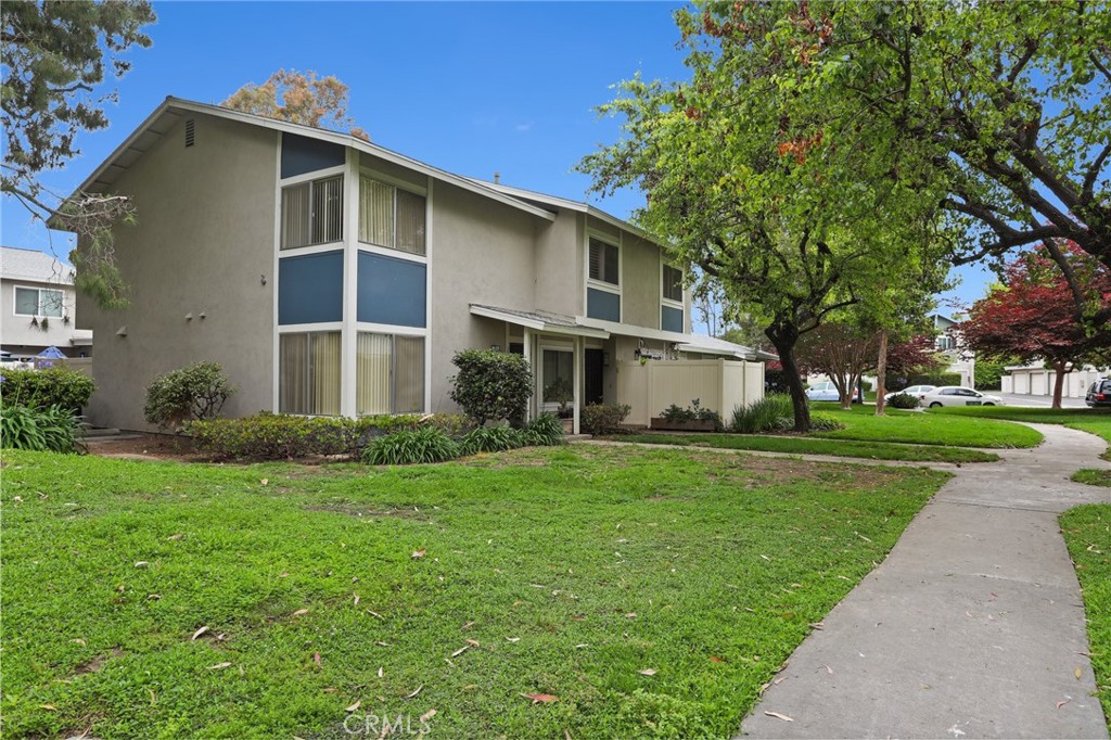 2724 W Northwood 43, Santa Ana, CA — sold by The Aventus Group
