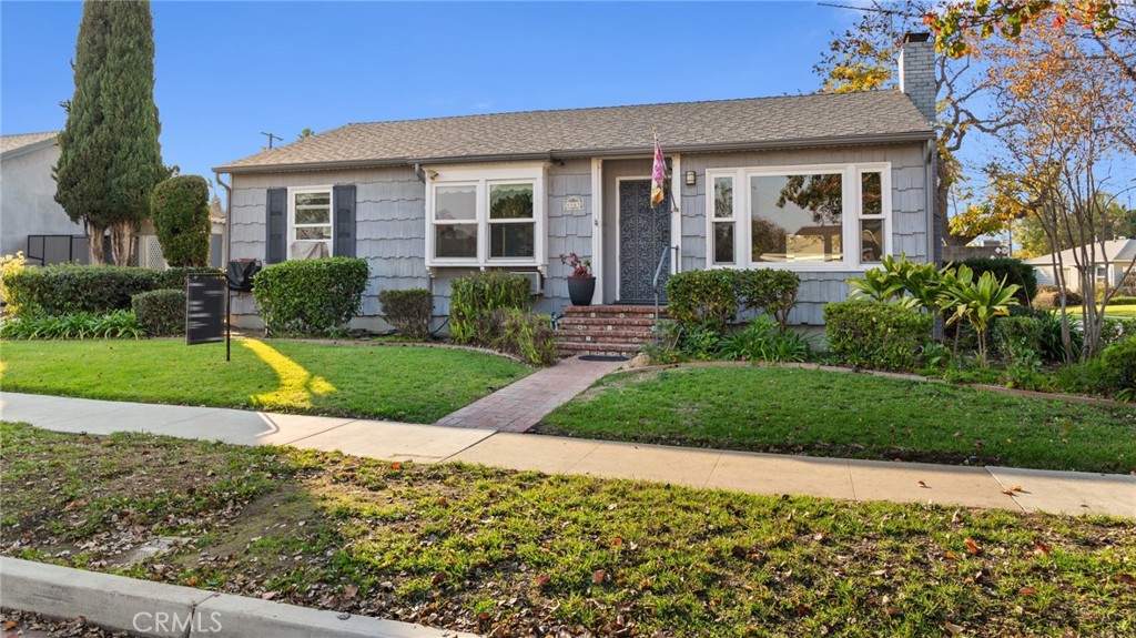 4463 Elm Avenue, Long Beach — front exterior