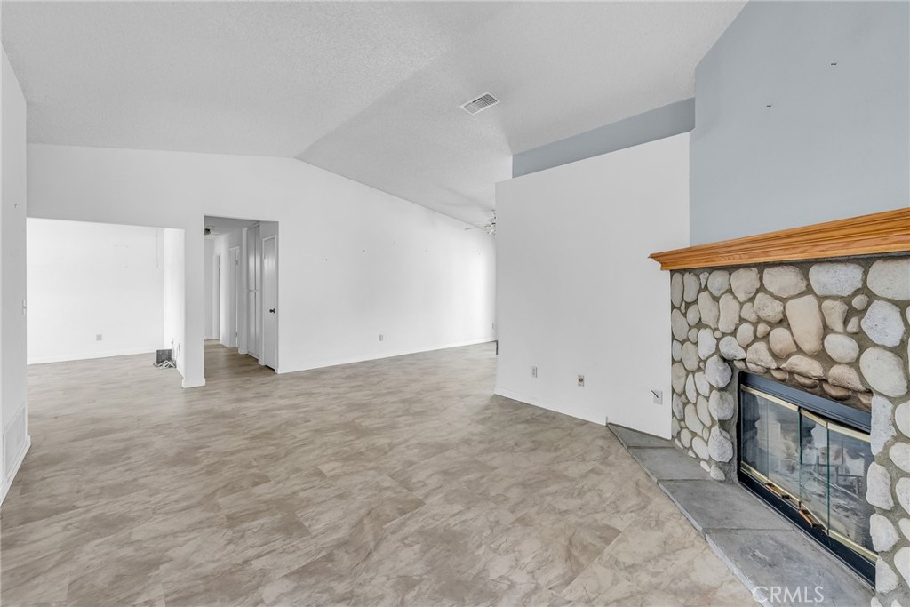 602 Sweetser Drive, Riverside — photo 5