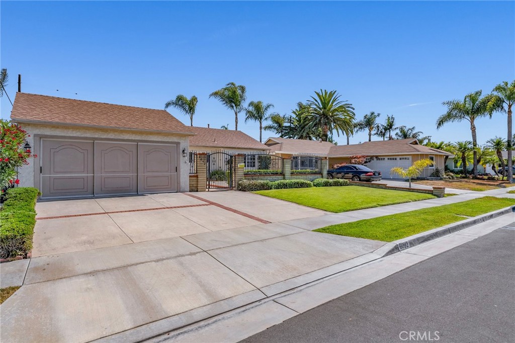 6092 Ivory Circle, Huntington Beach — photo 2