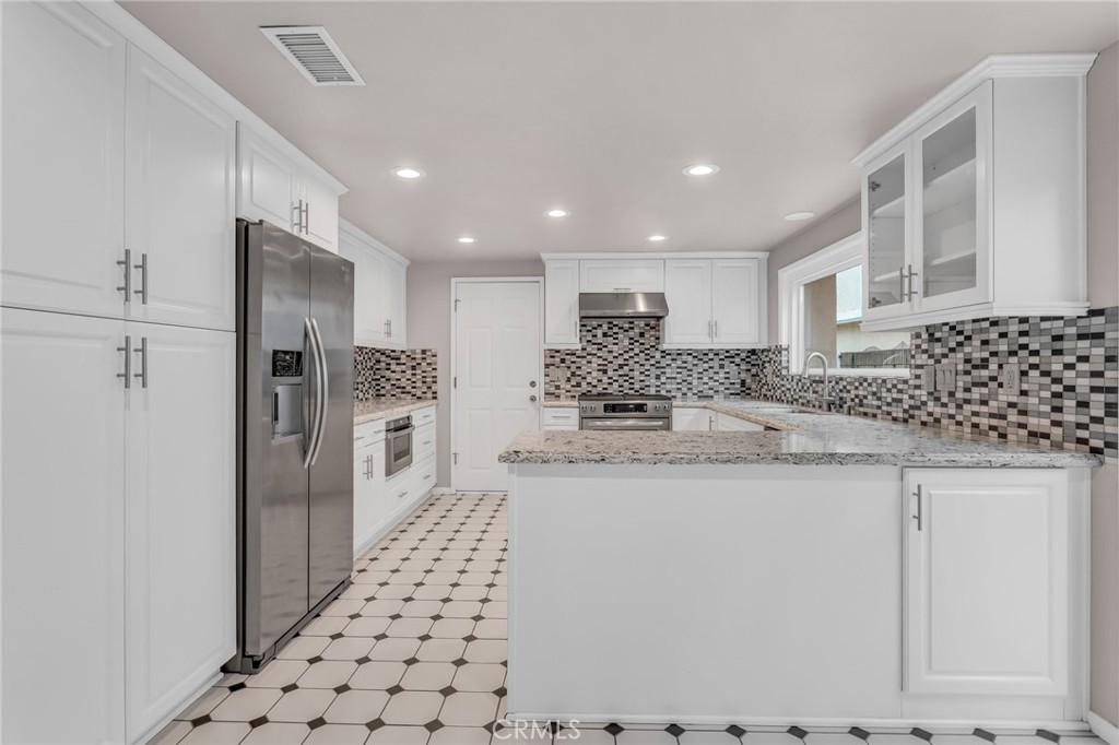 6721 Lafayette Drive, Huntington Beach — photo 6