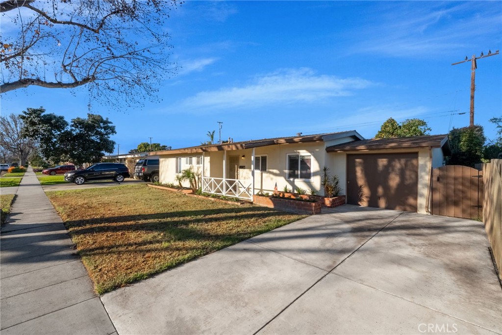 6953 E Espanita, Long Beach, CA — sold by The Aventus Group