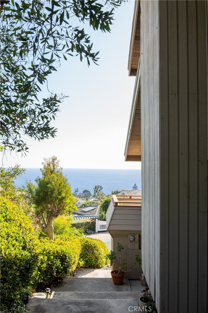 7 N Vista De La Luna, Laguna Beach — photo 2