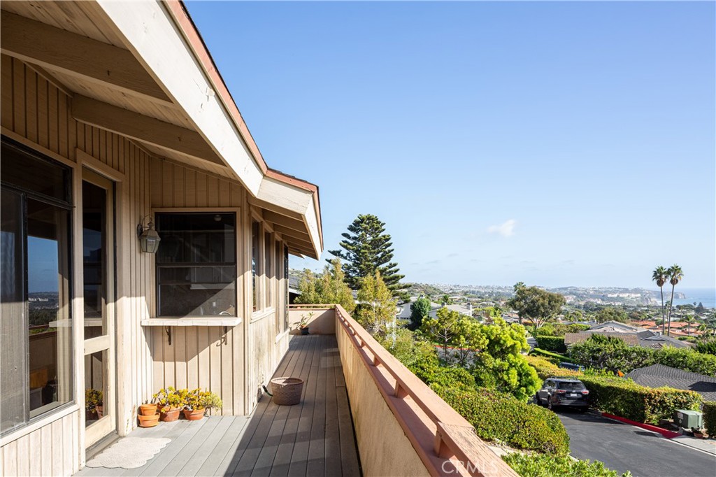 7 N Vista De La Luna, Laguna Beach — photo 4