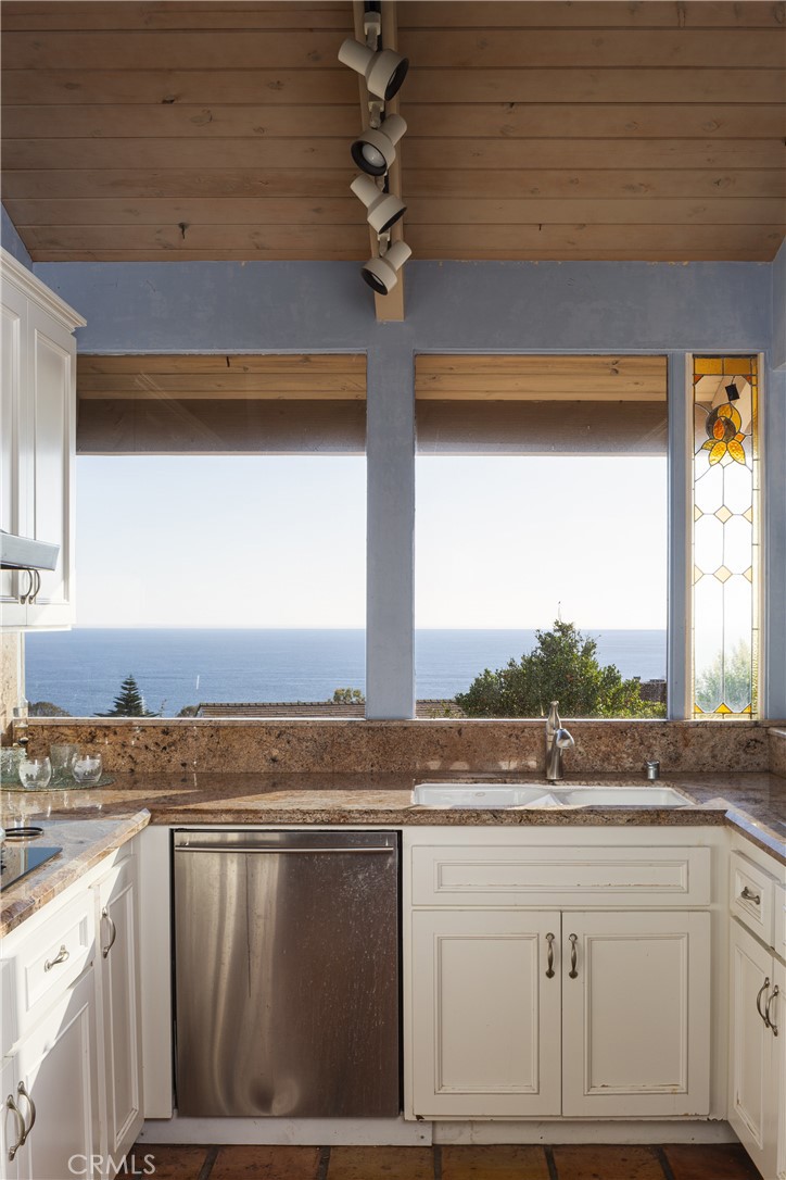 7 N Vista De La Luna, Laguna Beach — photo 5