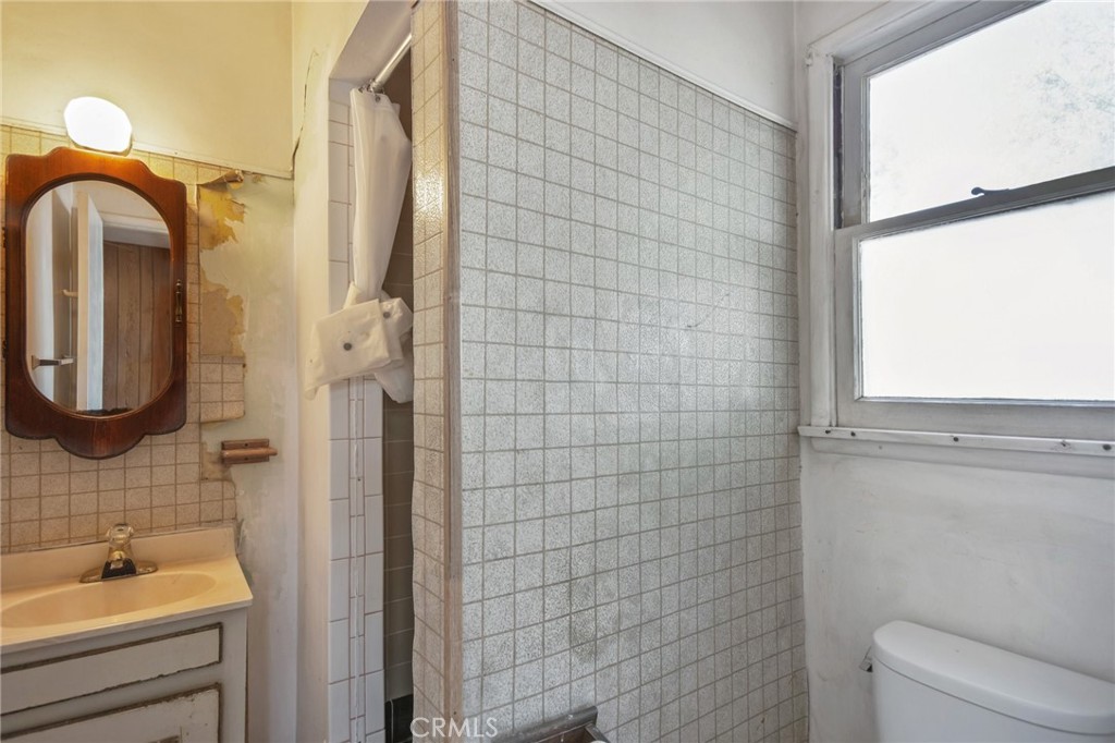 8681 Sands Avenue, Riverside — photo 3