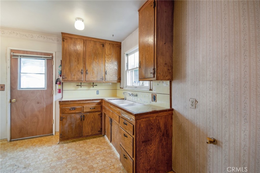 8681 Sands Avenue, Riverside — photo 5