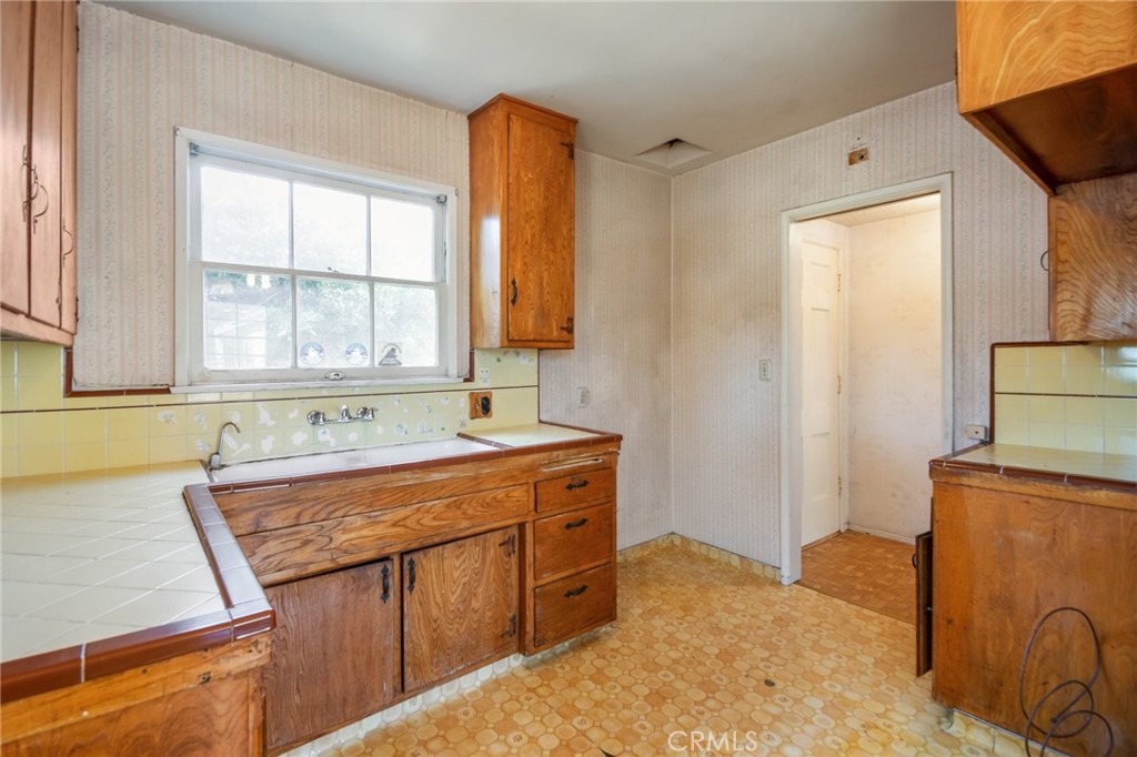 8681 Sands Avenue, Riverside — photo 6