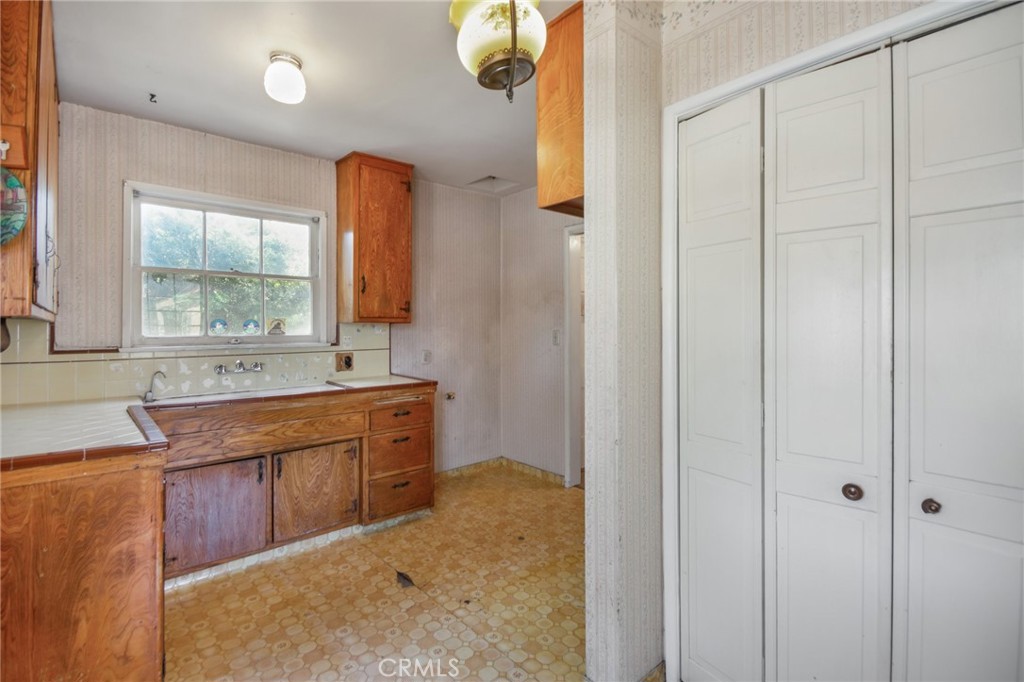8681 Sands Avenue, Riverside — photo 7