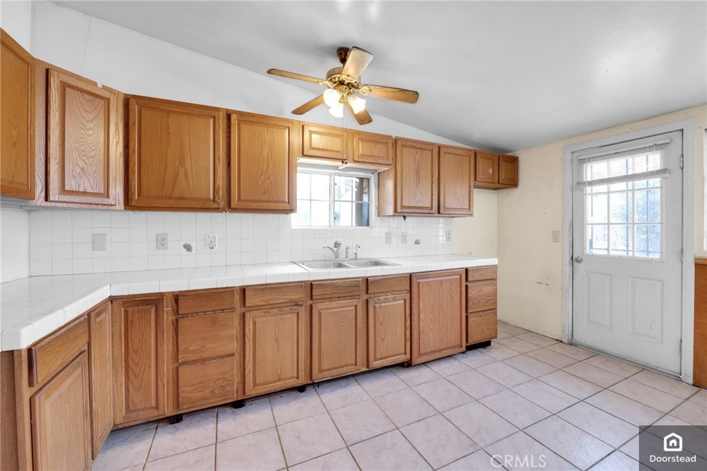 9652 Canton Avenue, Anaheim — photo 4